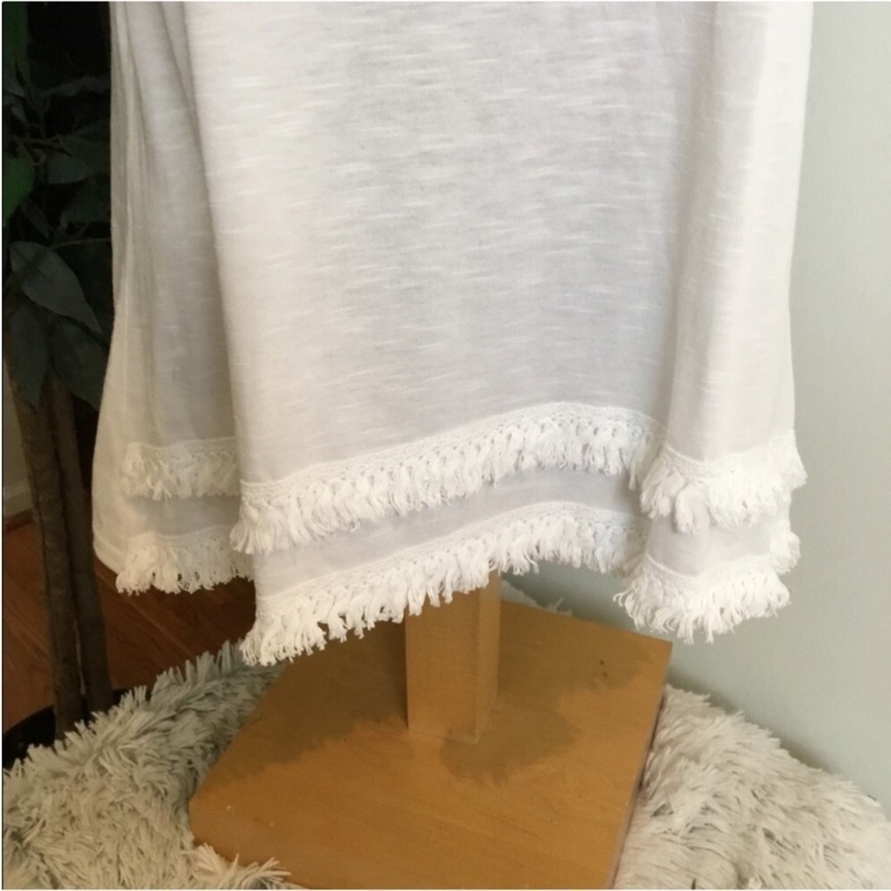 Wallflower tank top with fringe detail Woman’s Med white shark bite hem - Picture 9 of 13